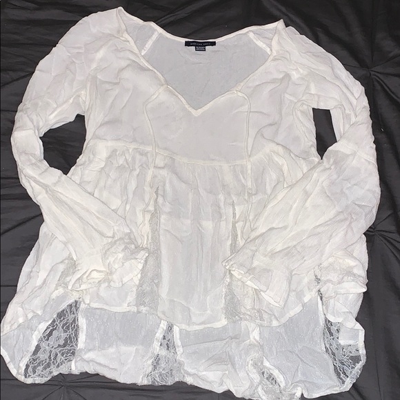 White blouse - Picture 1 of 2